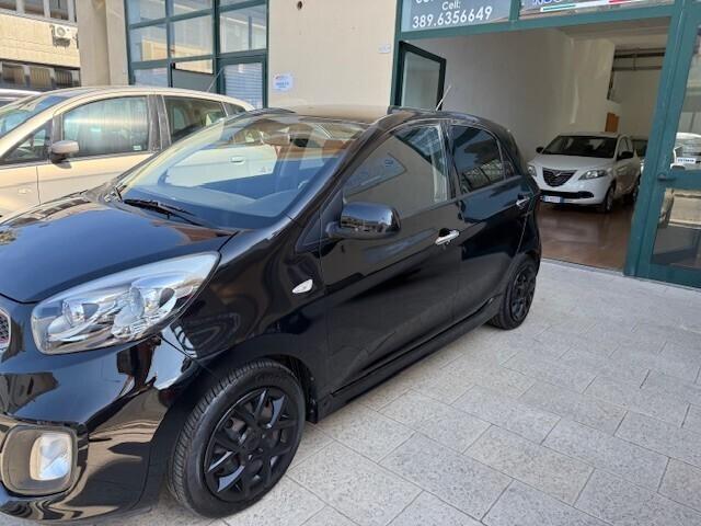 Kia Picanto 1.0 12V 5 porte Glam Sporty 03.2015 ok