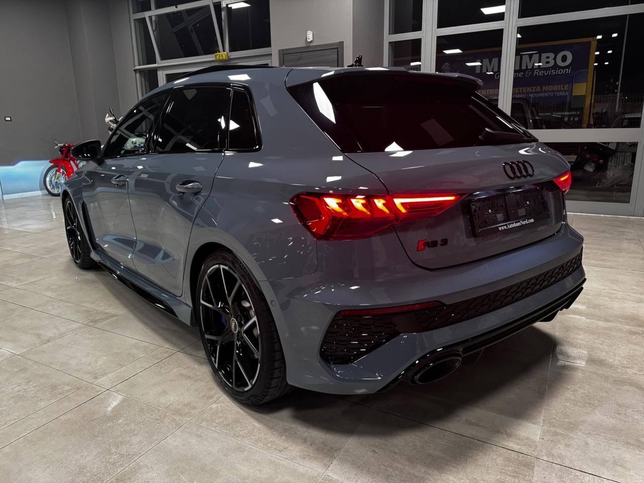 AUDI RS3 PERFORMANCE + CARBOCERAMICA