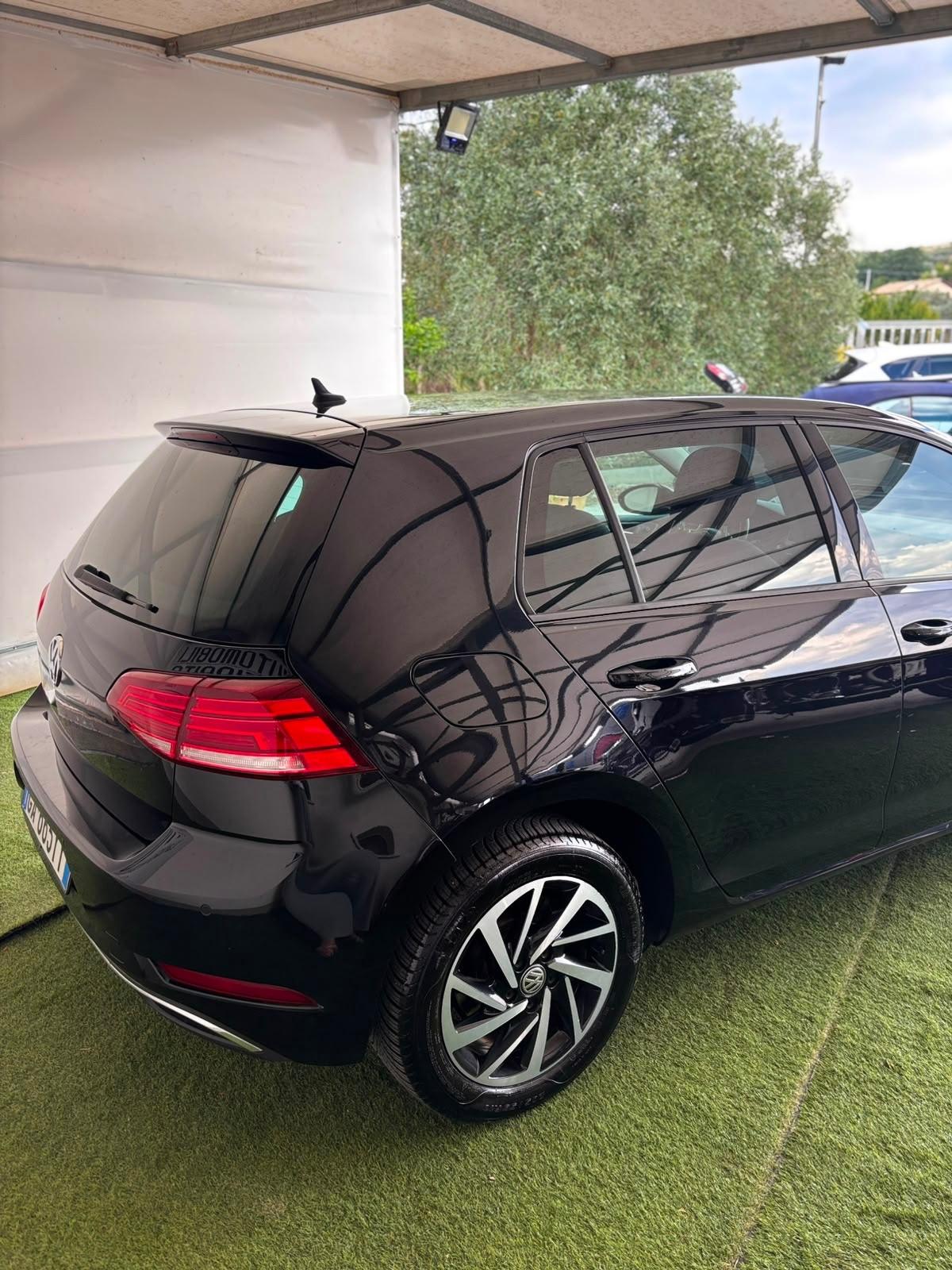 Volkswagen Golf 7.5 1.6 TDI Business 115CV