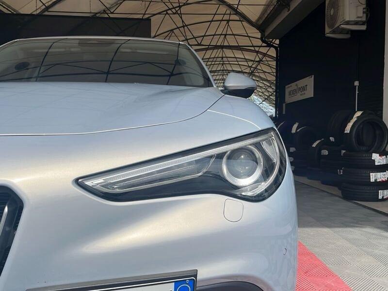 Alfa Romeo Stelvio 2.2 Turbo Diesel 160CV Business AT8 RWD