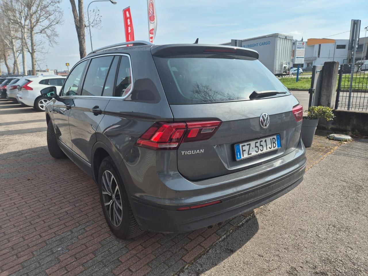 VW Tiguan 2.0 TDI DSG Business BMT E6D