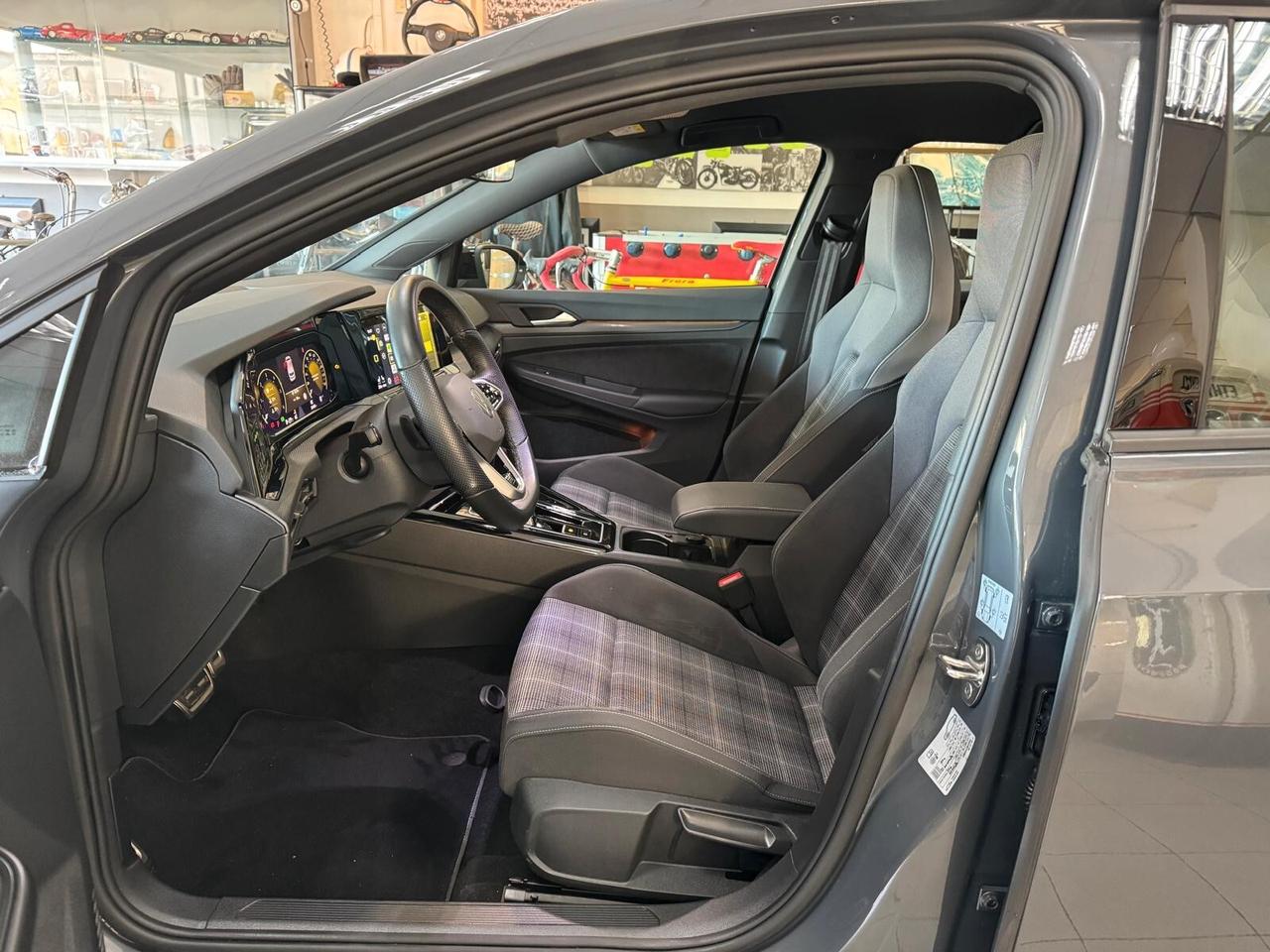 Volkswagen Golf 2.0 TDI GTD DSG PARI AL NUOVO CON SOLI 33.000 KM!!!