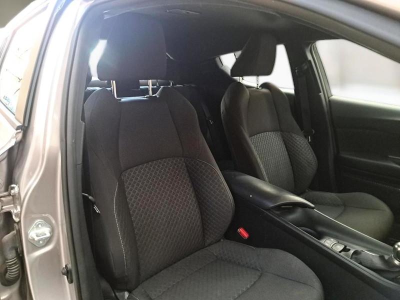 TOYOTA C-HR 1.8H 98CV E-CVT Business