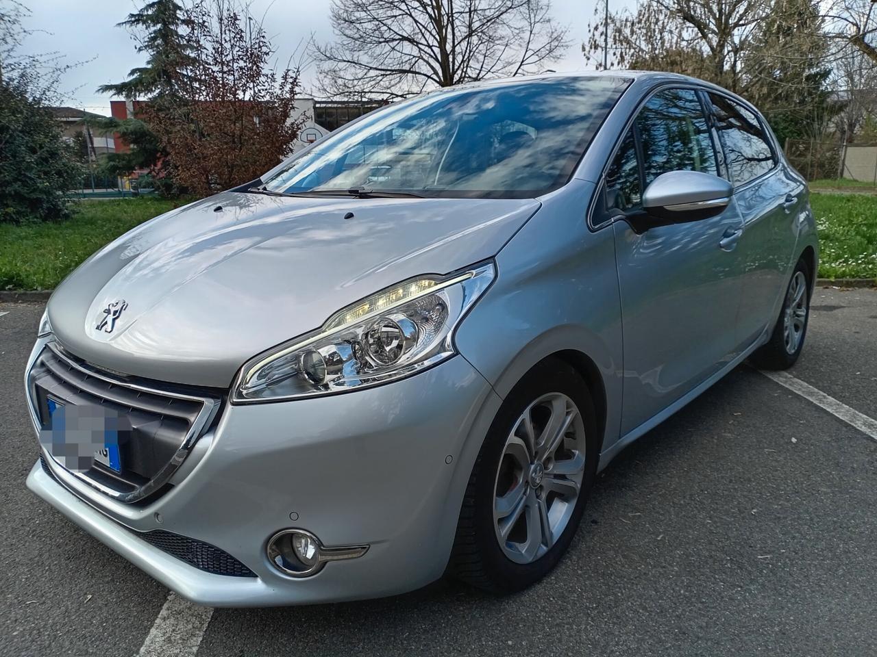 Peugeot 208 1.6 e-HDi automatica