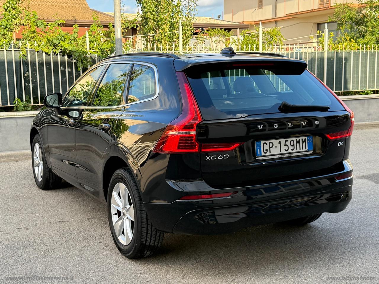VOLVO XC60 B4 N1 AUTOCARRO 5 POSTI