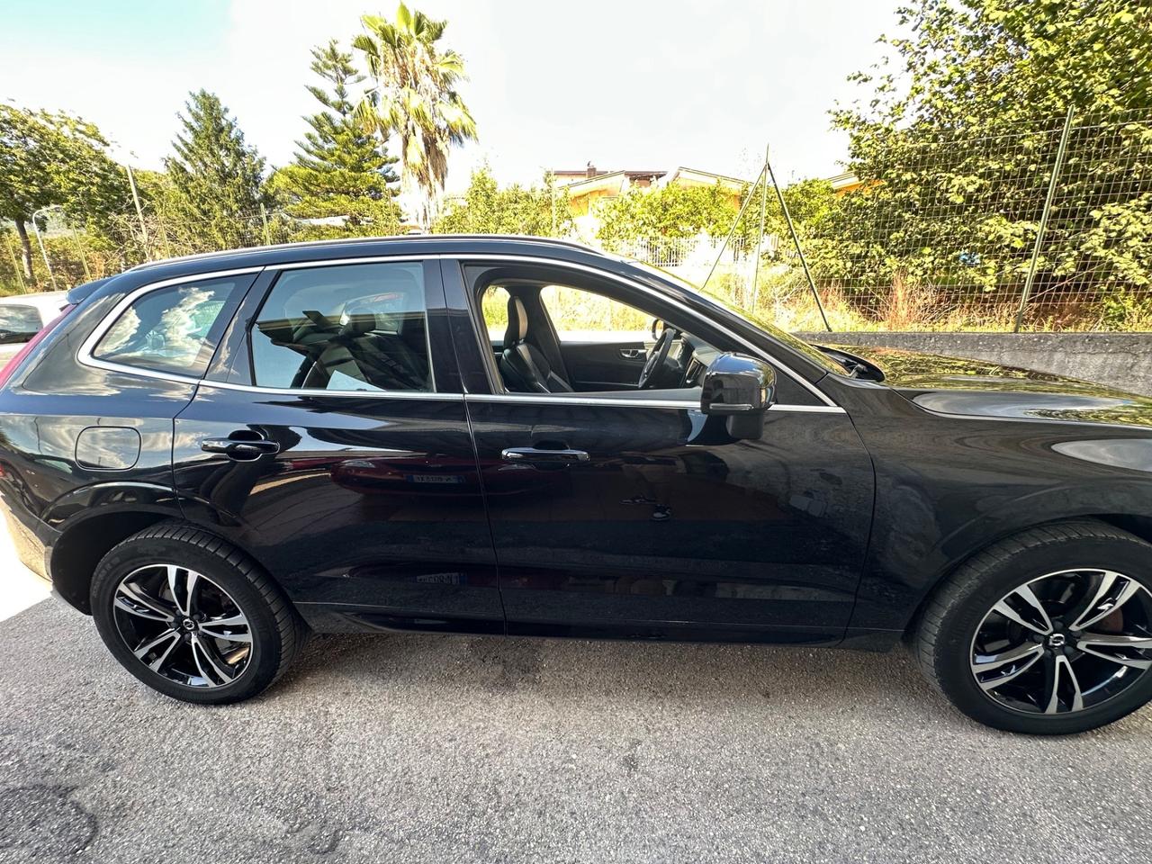 Volvo XC 60 XC60 B4 (d) AWD Geartronic Momentum UNICO PROPRIETARIO