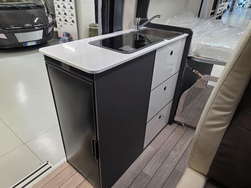 CAMPER MCLOUIS VAN 1 NEXT