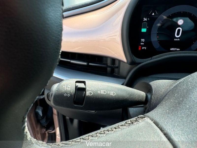 FIAT 500 Icon Berlina -TETTO PANORAMICO-NAV -CAMERA 360°! SOLO KM 40500!