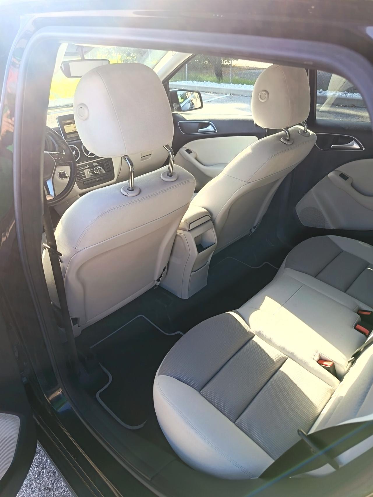 Mercedes-benz B 180 CDI BlueEFFICIENCY Executive