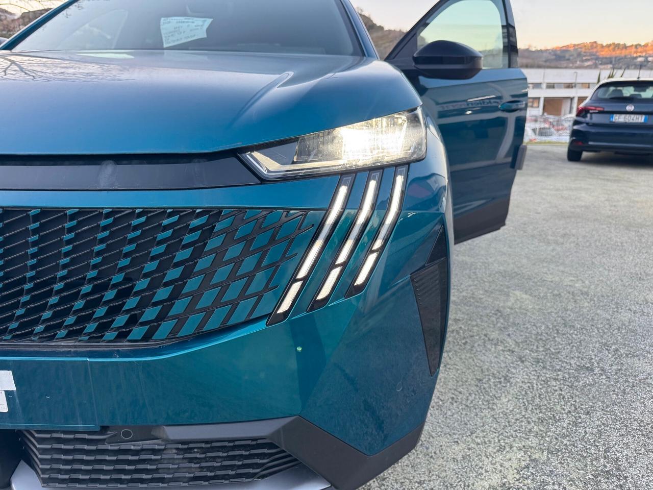 Peugeot New 3008 1.2cc Hybrid 145cv e-DCS6 Allure