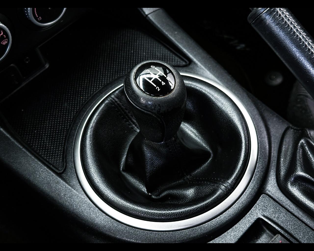 MAZDA MX-5 1.8 Center-Line Roadster Coupe