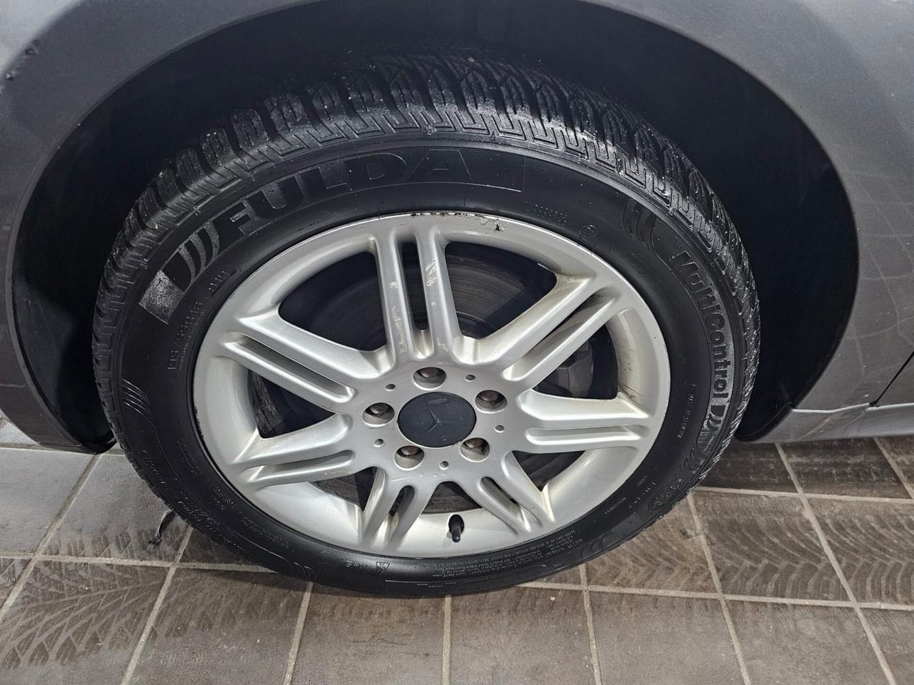 MERCEDES-BENZ CLASSE A180 CDI 110CV AVANTGARDE CAMBIO AUTOMATICO