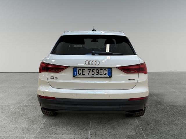 AUDI Q3 35 TDI quattro S tronic Business