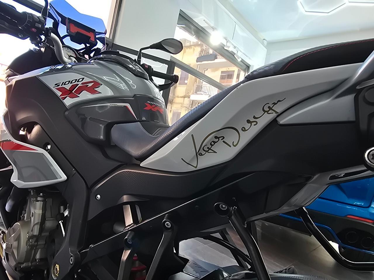 Bmw S1000XR Akrapovic 2016 Tua a 140€/MESE