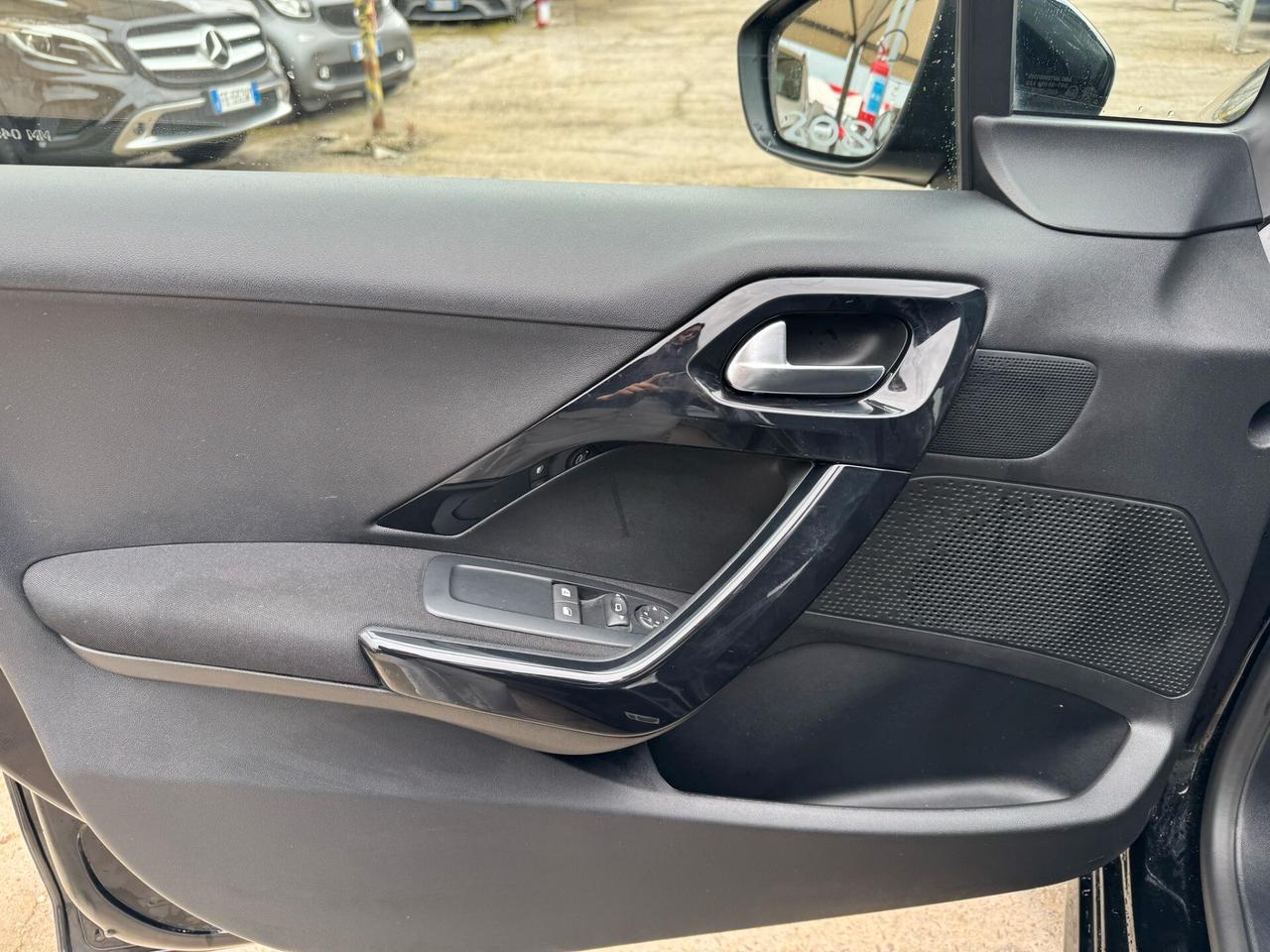 Peugeot 208 PureTech 82 5 porte Allure