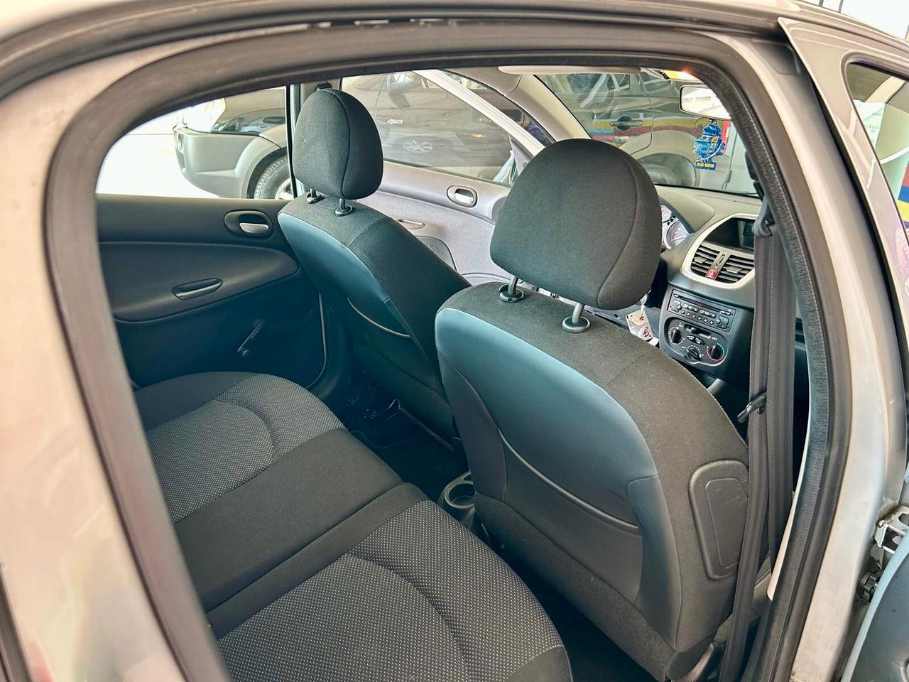 Peugeot 206 *206 PLUS 2010* 90.000KM*DISTRIBUZIONE FATTA* NEOPATENTATI* TAGLIANDO* ONESTA*