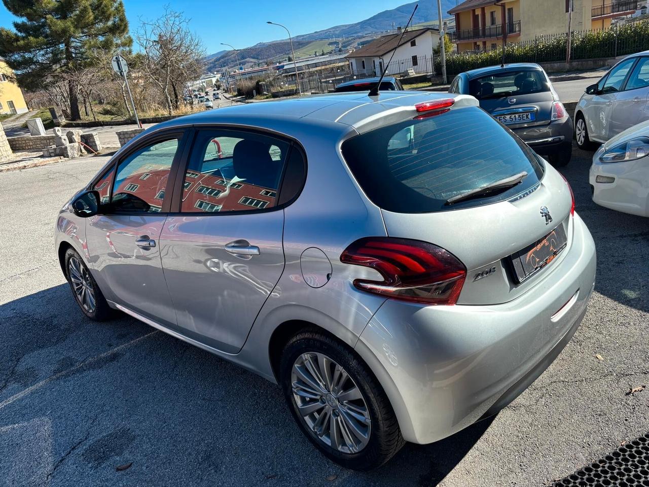 Peugeot 208 BlueHDi 75 5 porte Allure