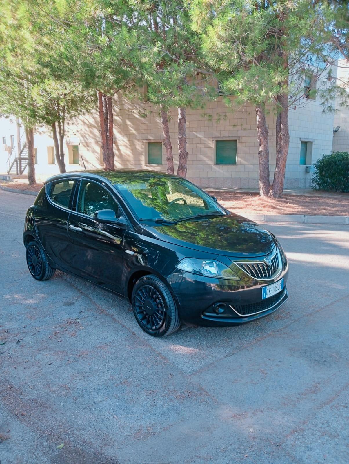 Lancia Ypsilon 1.0 FireFly 5 porte S&S Hybrid Ecochic Gold