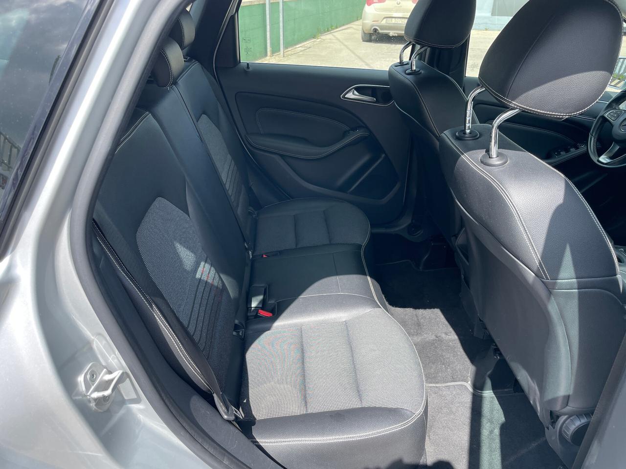 Mercedes-benz B 180 1.5 CDI 110cv Premium-NAVIGATORE-RETROCAMERA