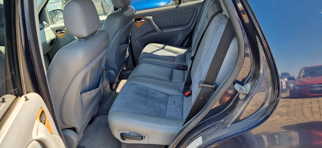 MERCEDES-BENZ ML270