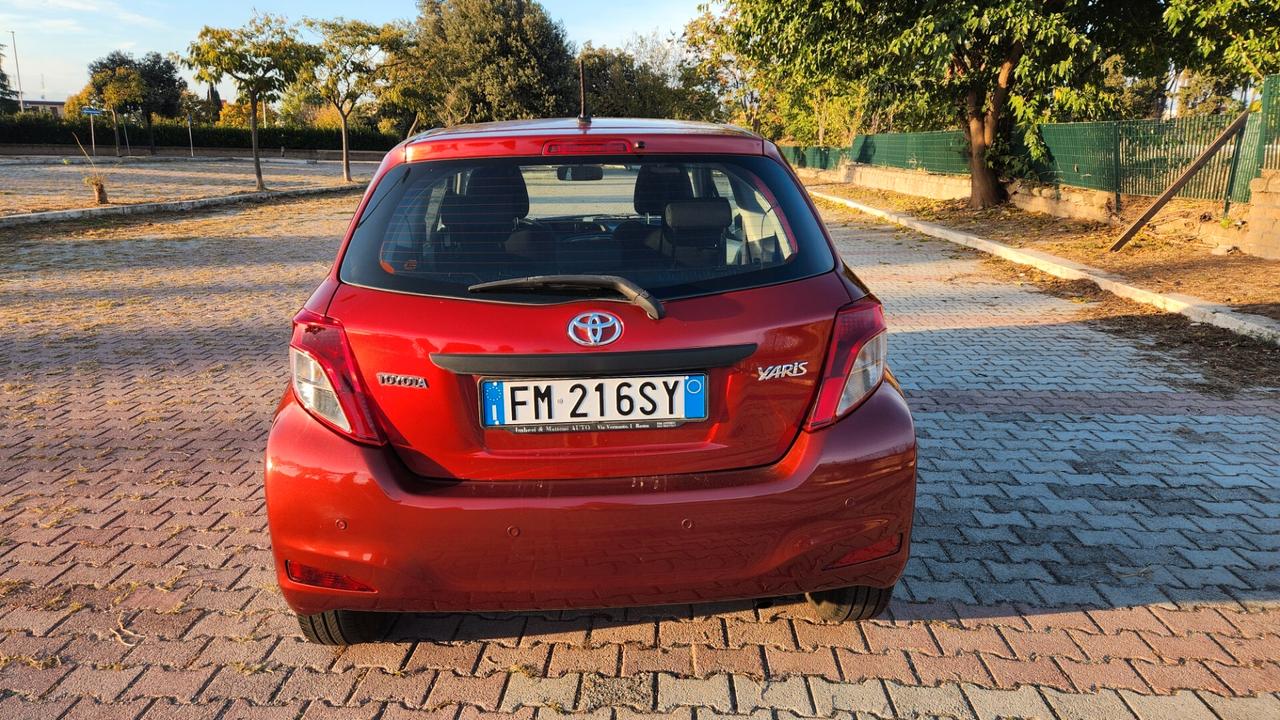 Toyota Yaris 1.4 D-4D 3 porte Lounge