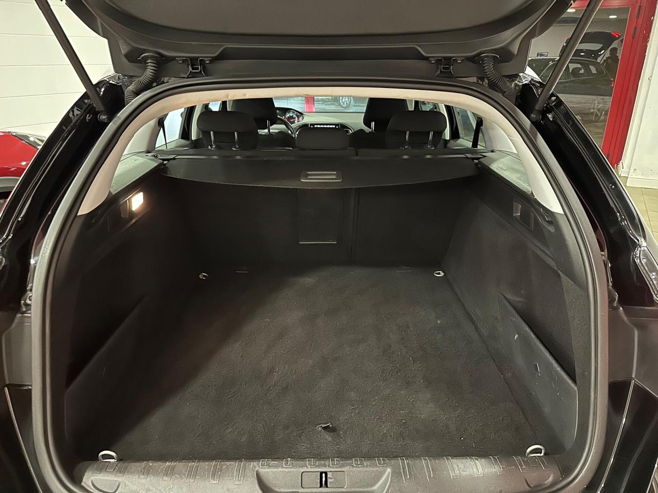 Peugeot 308 BlueHDi 120 S&S SW Allure