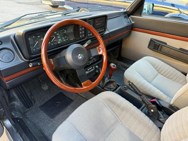 Alfa Romeo Alfetta Quadrifoglio Oro 2.0i "SOLO 32.000 KM"