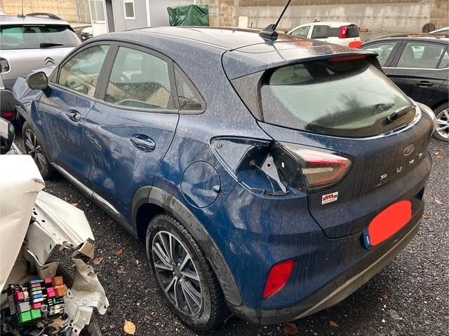 Ford Puma incidentata sinistrata 2022 Titanium X