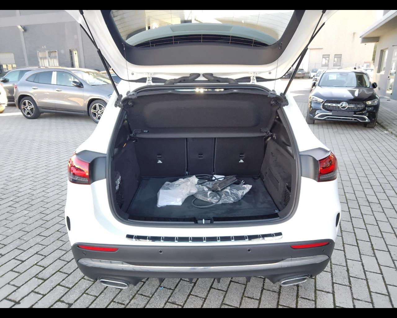 Mercedes-Benz GLA-H247 2020 - GLA 250 e phev (eq-power) Premium auto