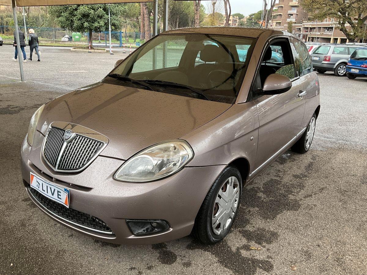 Lancia Ypsilon 1.3 MJT 75 CV Diva