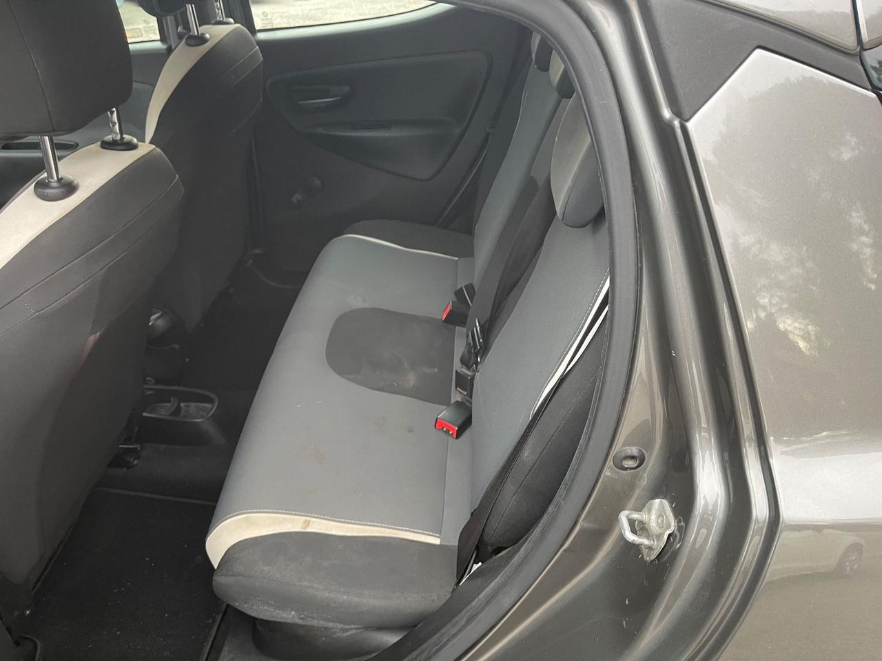 Lancia Ypsilon 1.2 69 CV 5 porte Gold