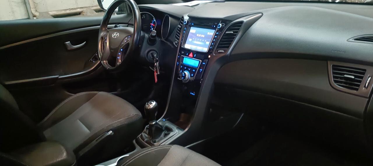 Hyundai i30 Wagon 1.6 CRDi SOLO 120MILA KM!!!!!!!!