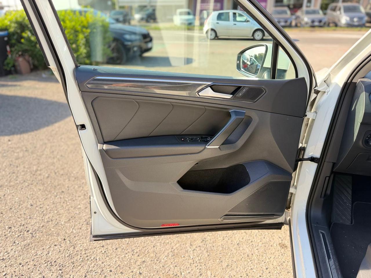 Volkswagen Tiguan Executive 2.0 TDI  #10873