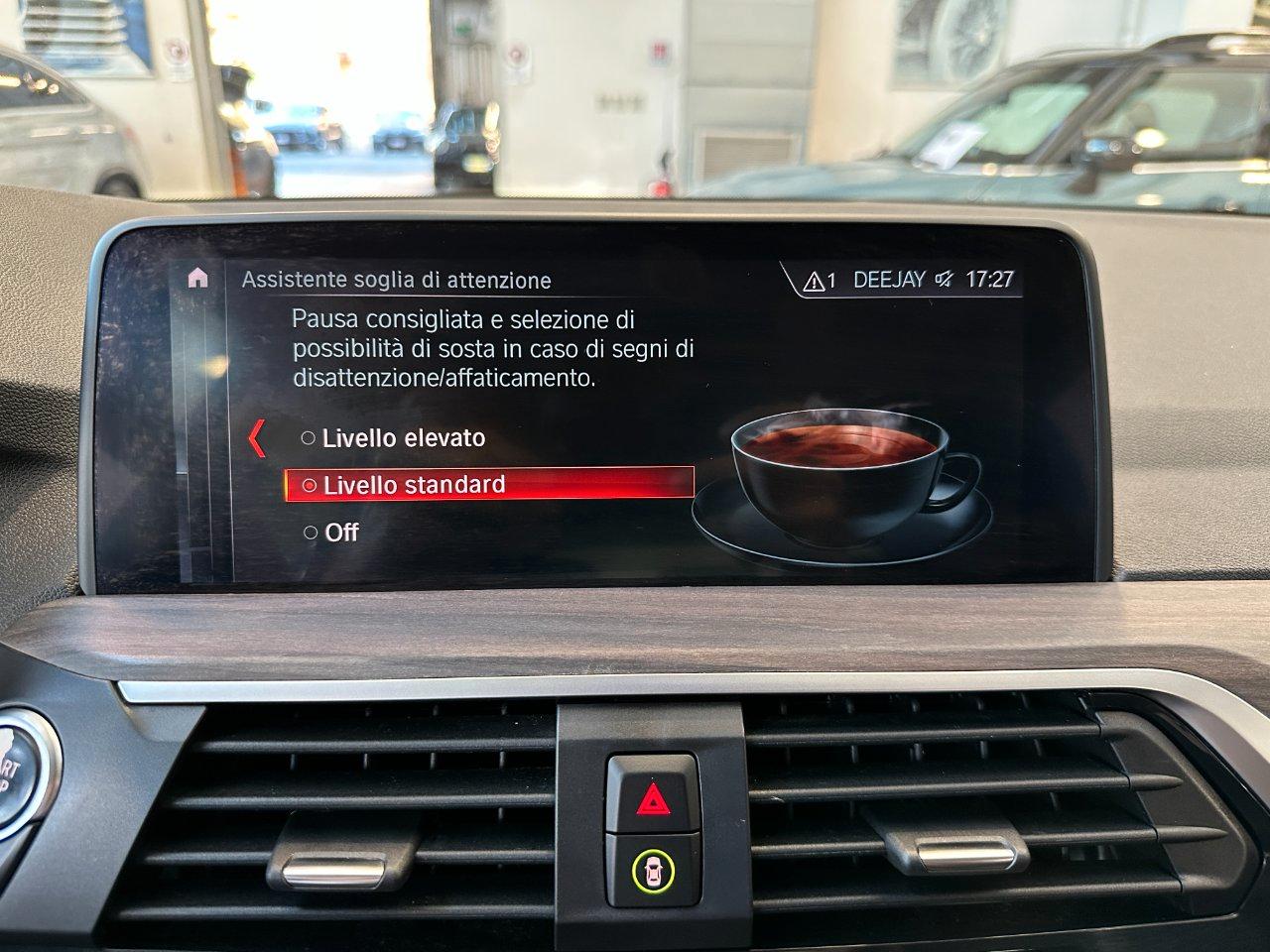BMW X3 xdrive20d xLine-LED-19"-Telecamera-Navi PRO