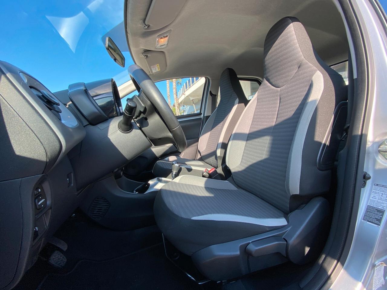 Toyota Aygo 1.0 x-business 72cv automatica