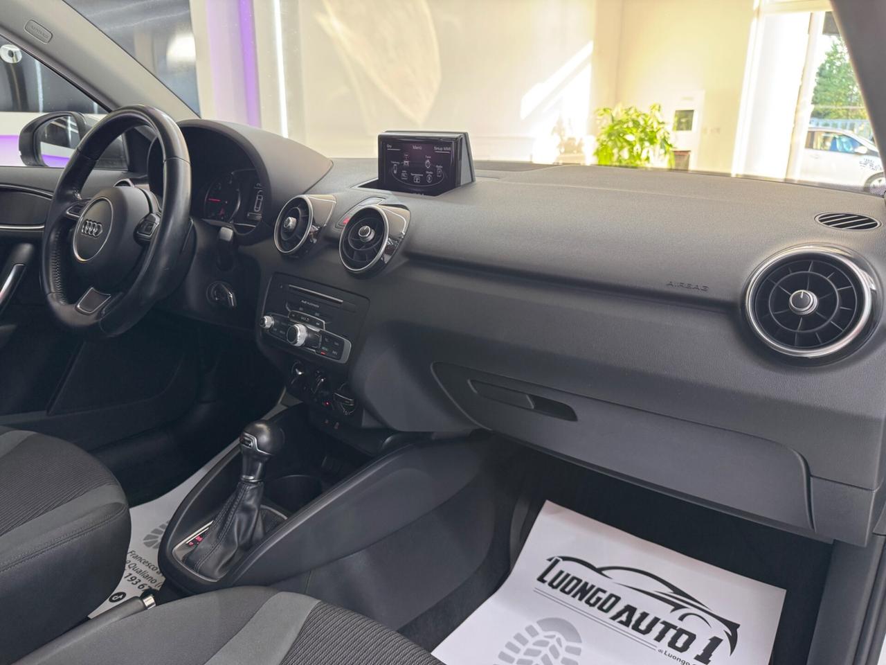 Audi A1 1.6 TDI 116CV S tronic Sport Bi-Color