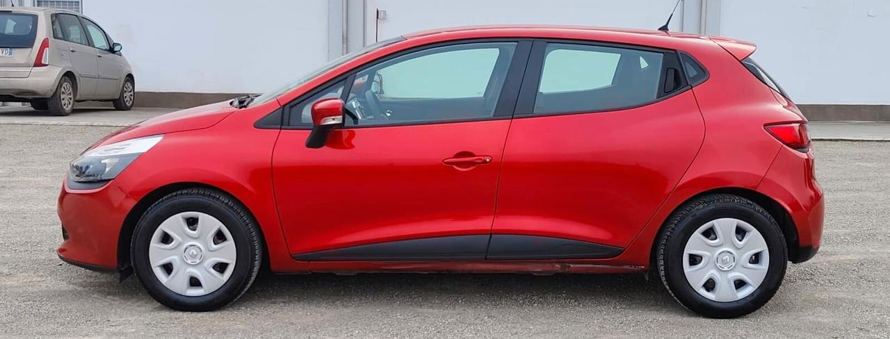 Renault Clio 1.2 75CV 5 porte Costume National