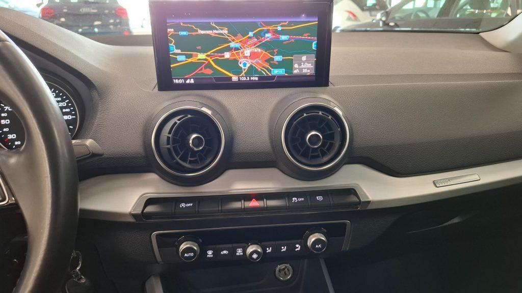 AUDI Q2 30 TDI S tronic Business