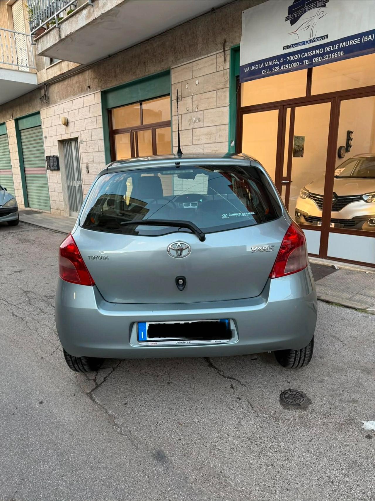 Toyota Yaris 1.0 5 porte