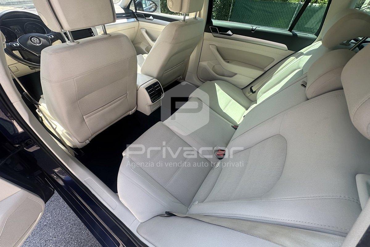 VOLKSWAGEN Passat Variant 1.6 TDI SCR DSG Business BMT