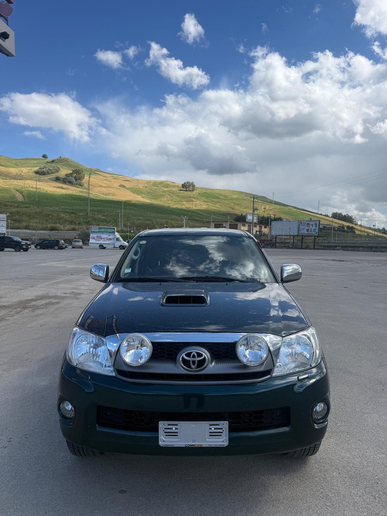 Toyota Hilux 3.0 D-4D 4WD 4p. Doub. Cab SR+