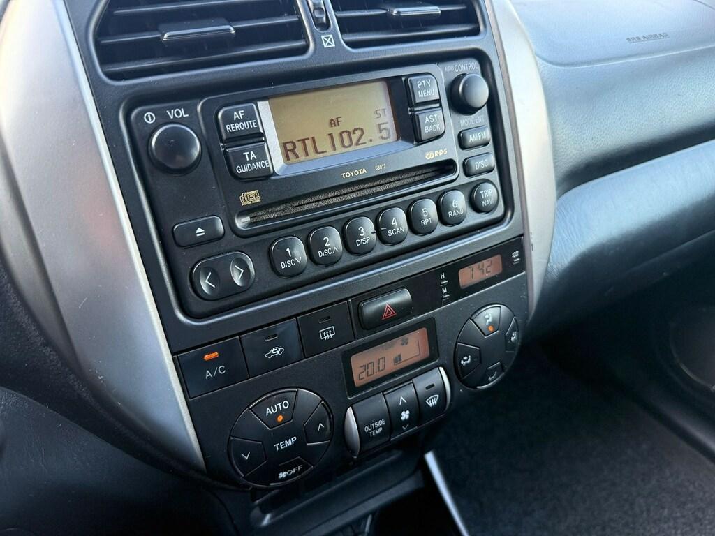 Toyota RAV4 2.0 d-4d 16v Sol 5p FL