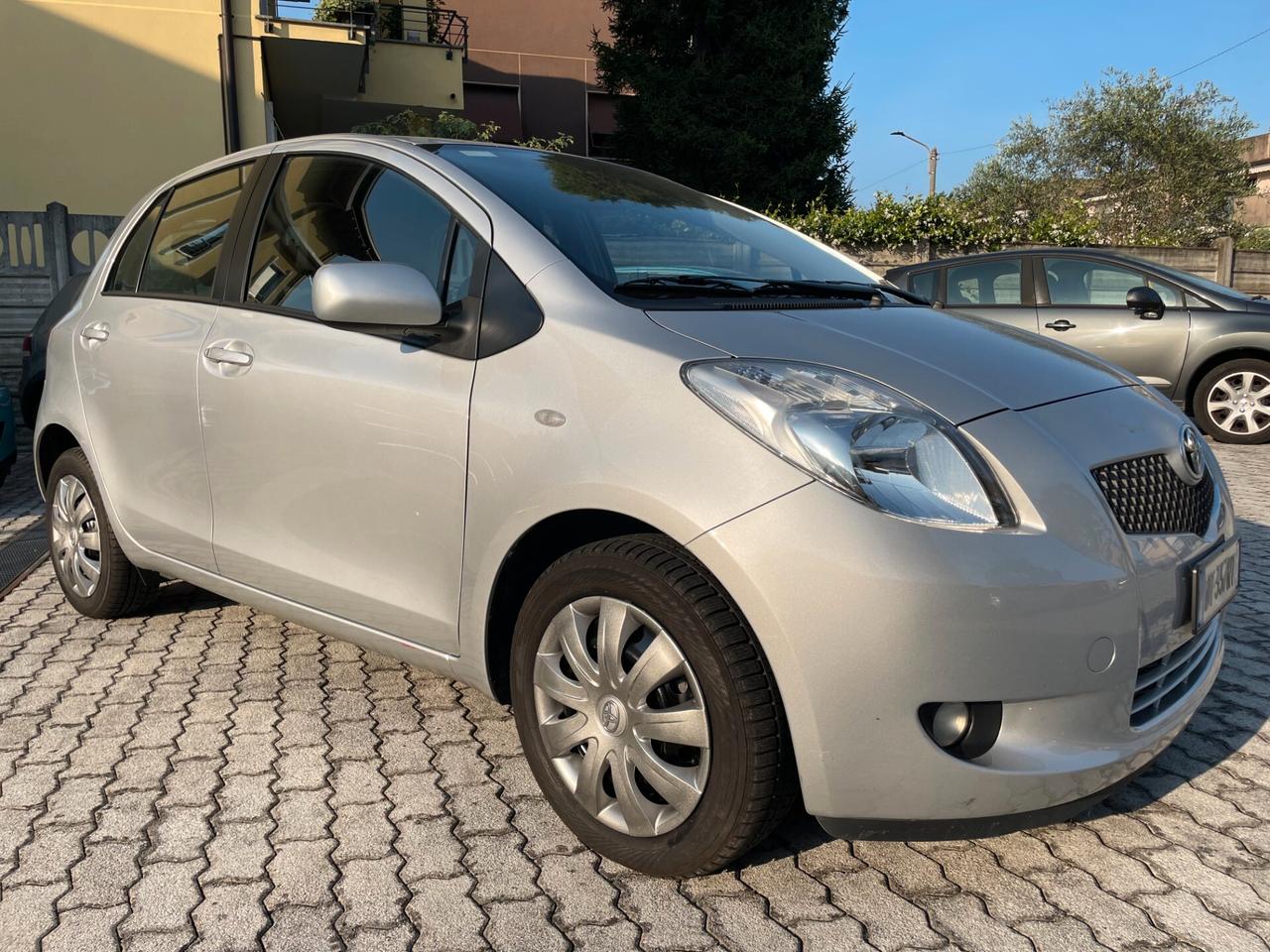 Toyota Yaris 1.3 5 porte Sol KM REALI!!! NEOPATENTATI OK