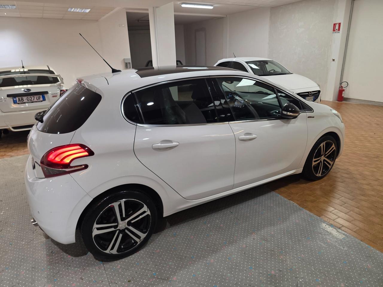 Peugeot 208 BlueHDi 100 5 porte GT Line