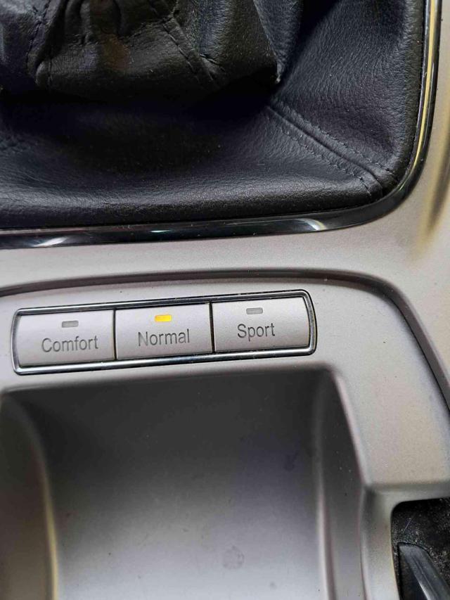 FORD Galaxy 2.0 TDCi 140 CV Ghia 7 posti NEOPAENTATI