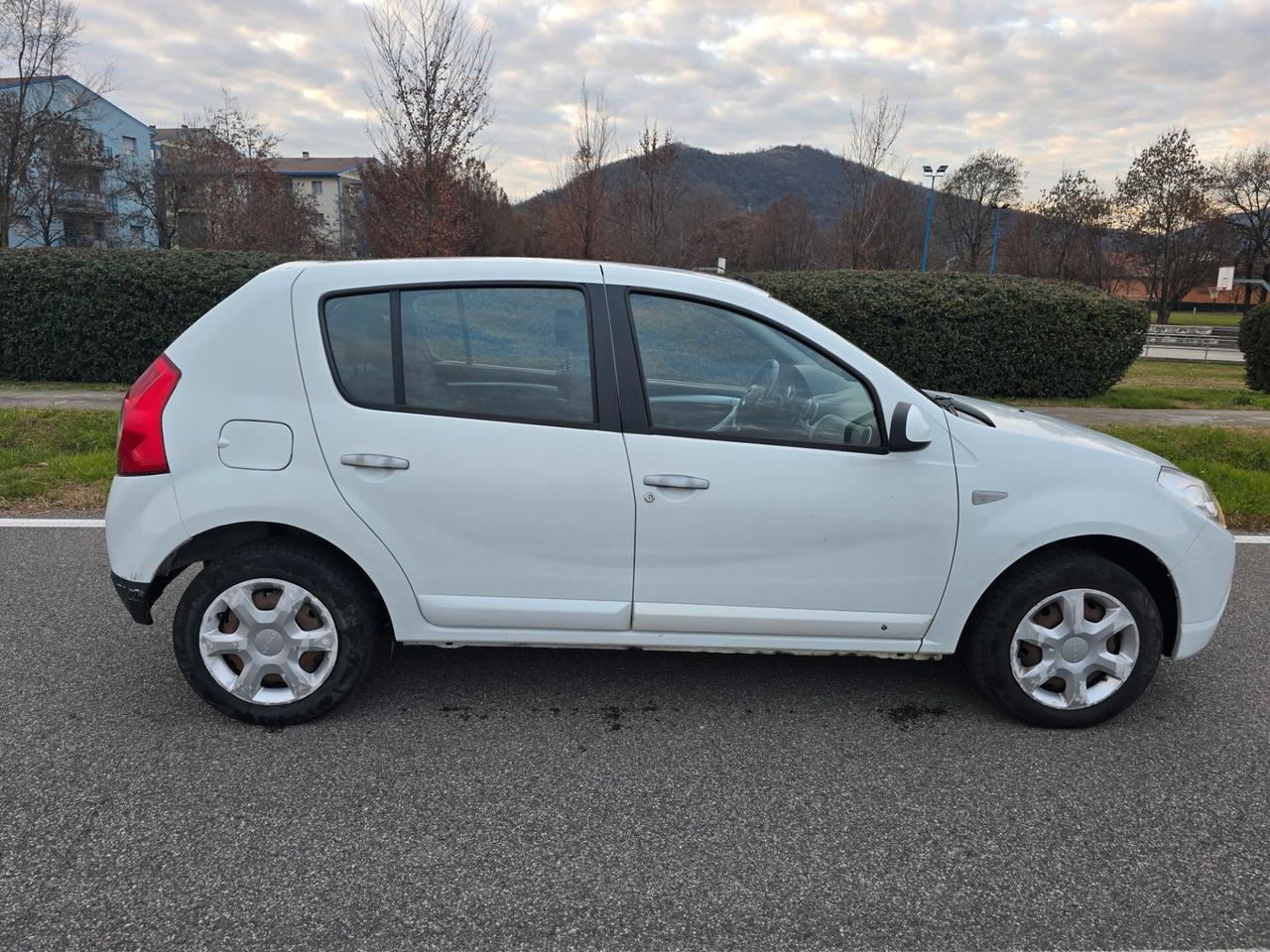 DACIA SANDERO 1.2 "OK PER NEOPATENTATI"