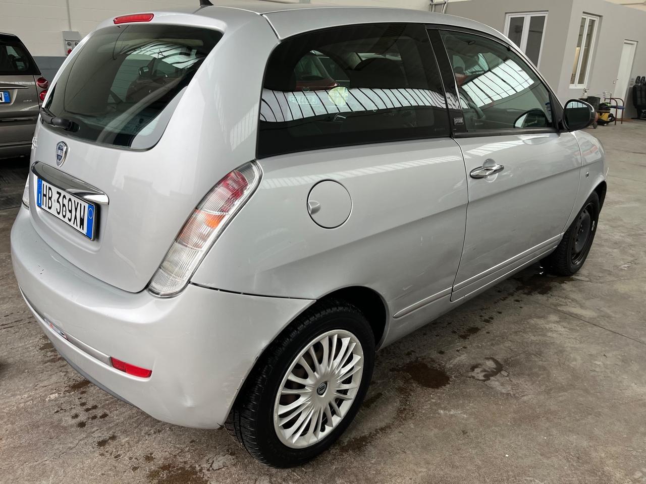 Lancia Ypsilon 1.2 69 CV Diva