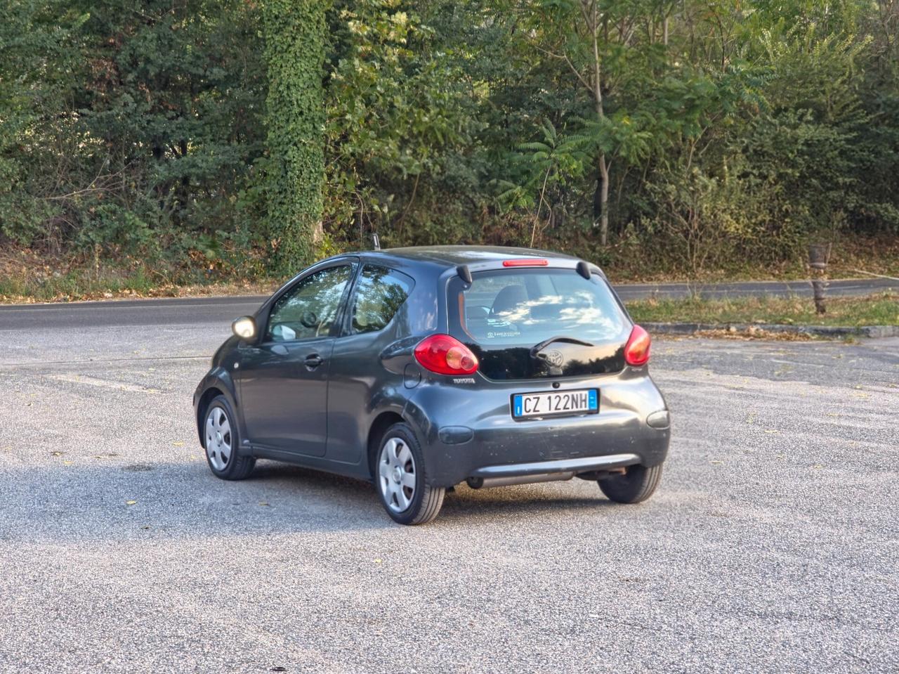 Toyota Aygo 1.0 12V VVT-i CV-68 3 porte Sol E4 Manuale NEO 2005