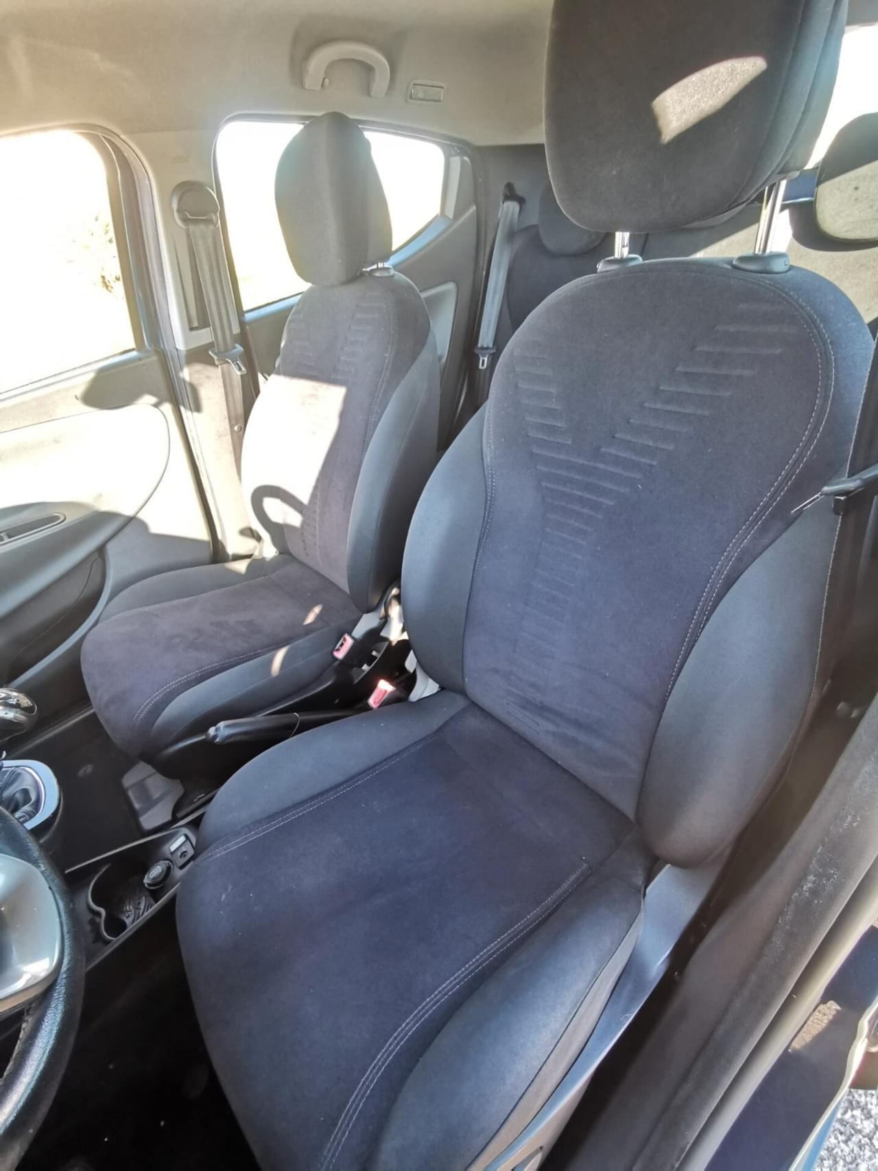 Lancia Ypsilon 1.3 MJT 16V 95 CV 5P. Gold 2015