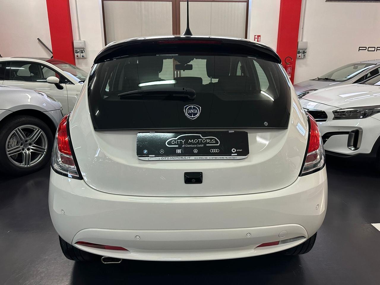 Lancia Ypsilon 1.0 FireFly S&S Hybrid Platino Full